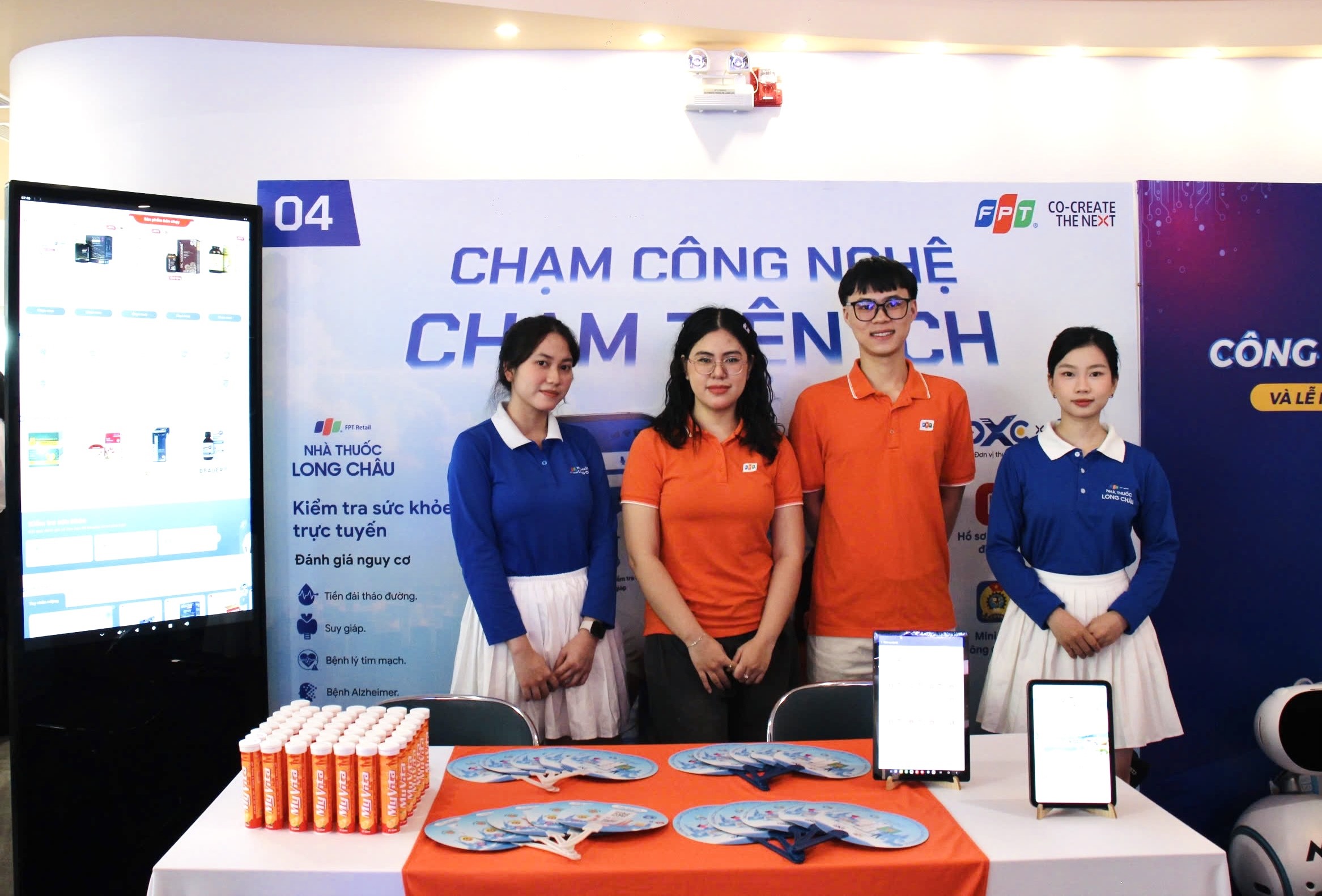 FPT cùng Trung tâm Chuyển đổi số TP.HCM lan toả “Hành trình số” đến gần hơn với người dân 11 Img 9858 1791795368