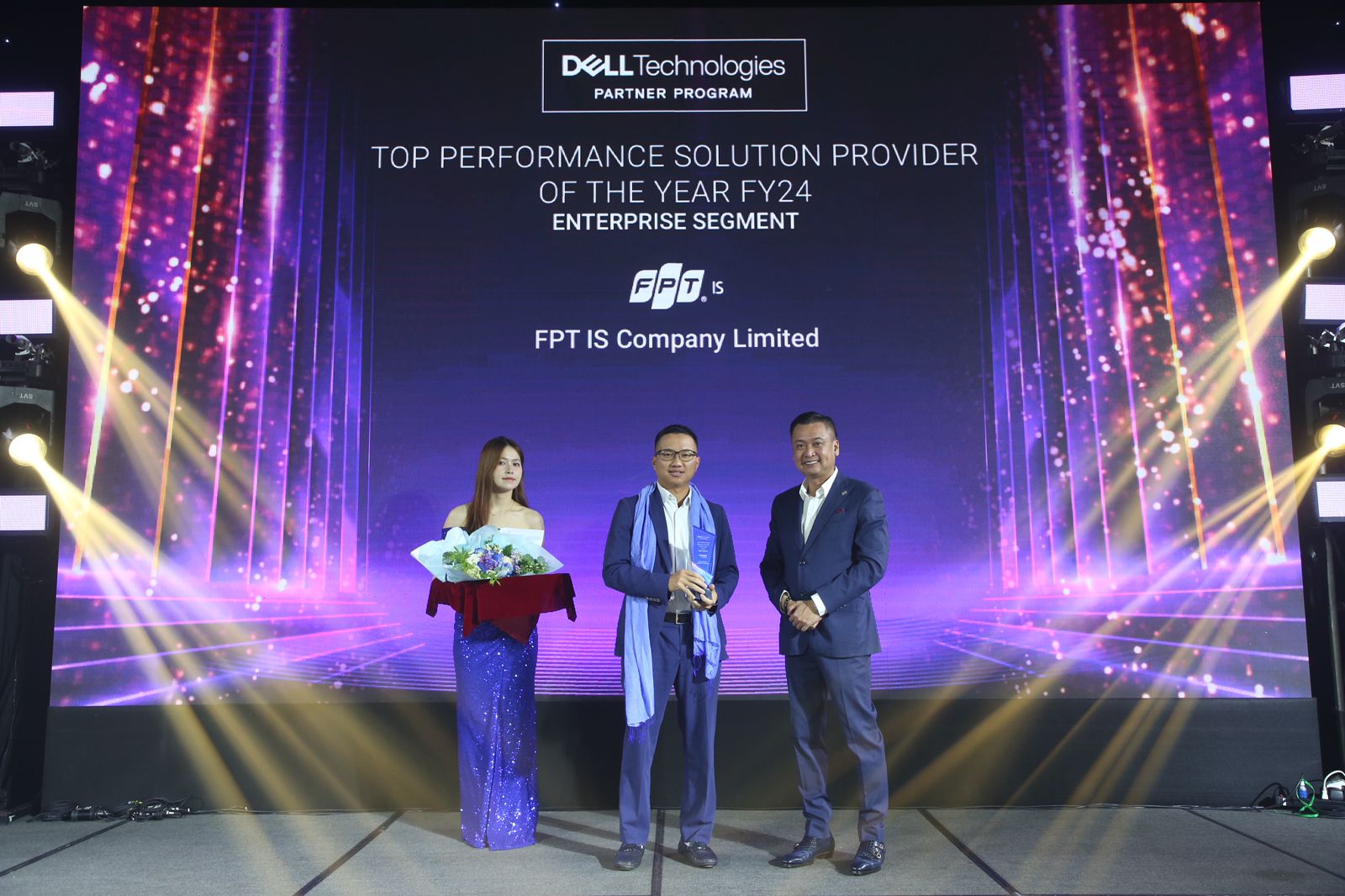FPT IS đạt giải thưởng “Top Performance Solution Provider of the Year FY24” của Dell Technologies