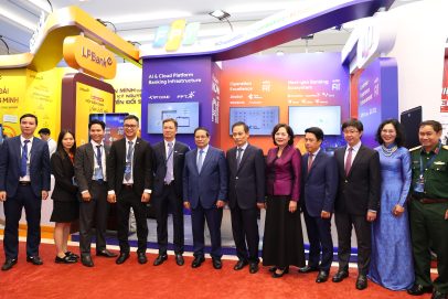 FPT giới thiệu tới Thủ tướng hệ sinh thái giải pháp chuyển đổi số, chuyển đổi xanh, chuyển đổi AI cho ngành Ngân hàng